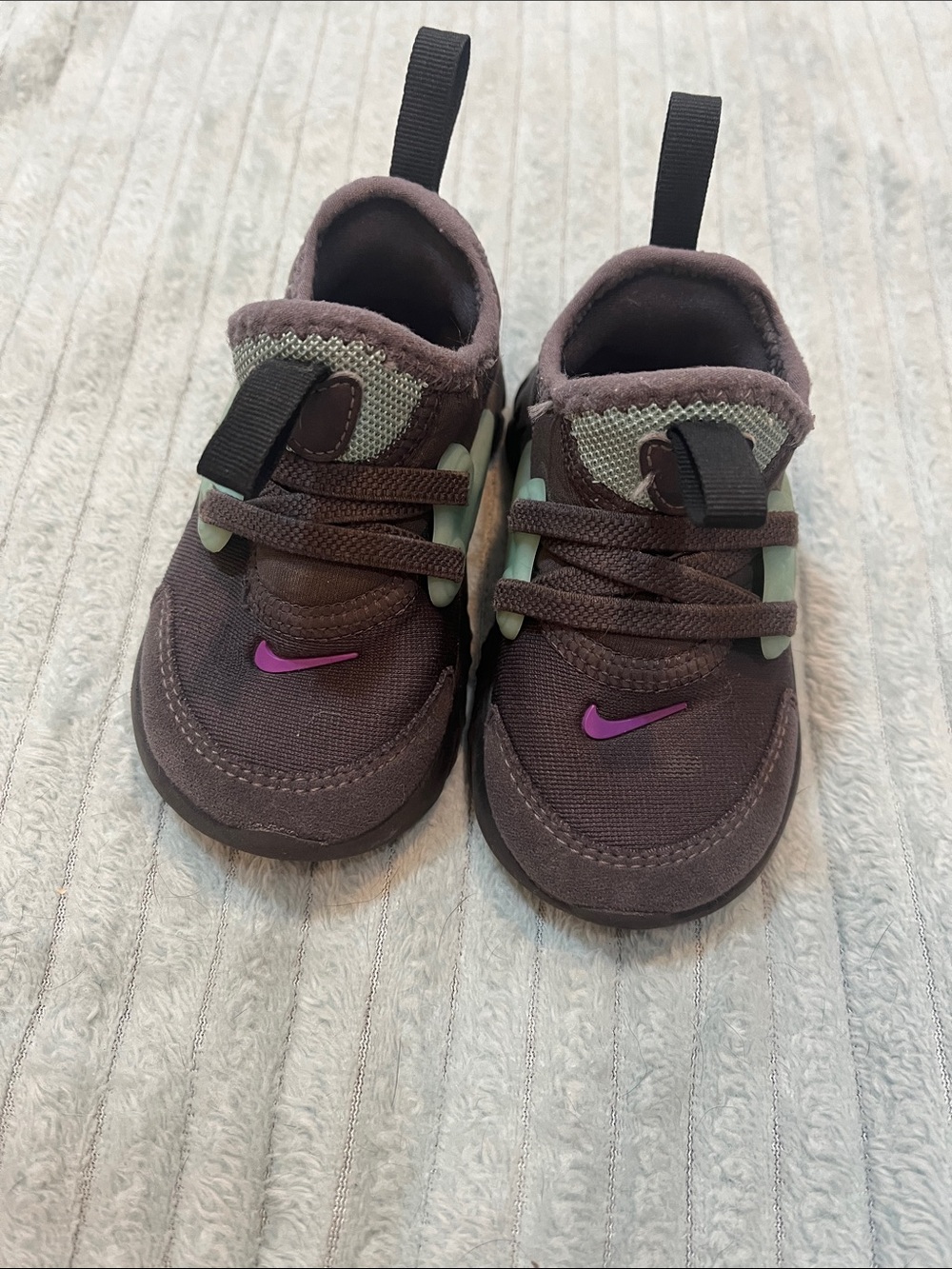 Nike Toddler Dark Brown Sneakers with Purple Swoosh